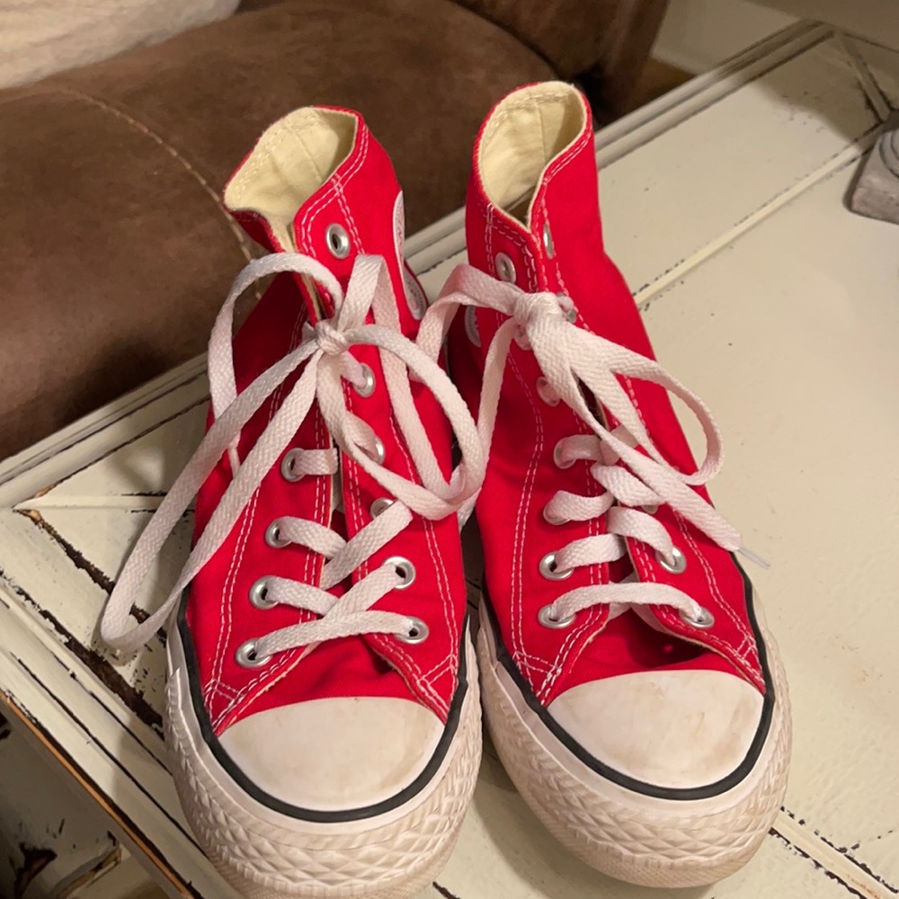 Red high top Converse size 7